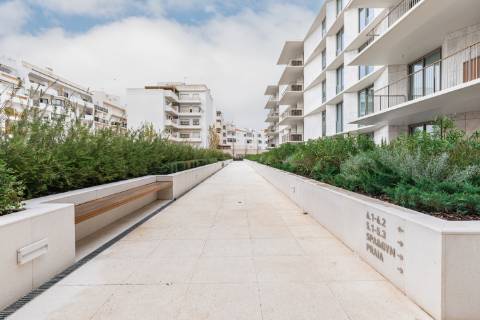 **Apartamento T3 Exclusivo à Venda no Empreendimento Bayline em Armação de Pêra**