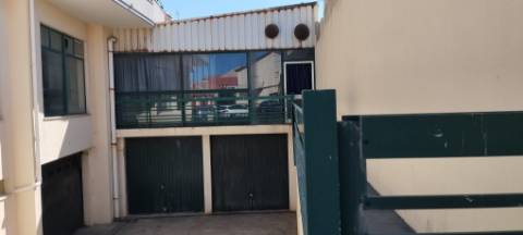 Café/Bar / Salão de jogos para venda em conjunto na praia.