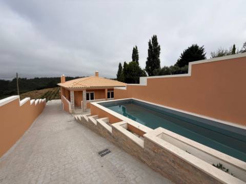 Moradia T3 com piscina e terreno - a 7 minutos de carro de Caldas da Rainha