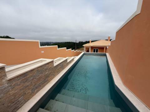 Moradia T3 com piscina e terreno - a 7 minutos de carro de Caldas da Rainha
