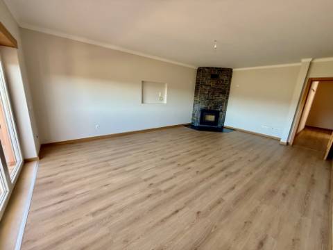 Moradia T3 com piscina e terreno - a 7 minutos de carro de Caldas da Rainha