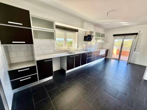 Moradia T3 com piscina e terreno - a 7 minutos de carro de Caldas da Rainha