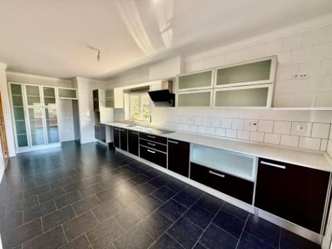 Moradia T3 com piscina e terreno - a 7 minutos de carro de Caldas da Rainha