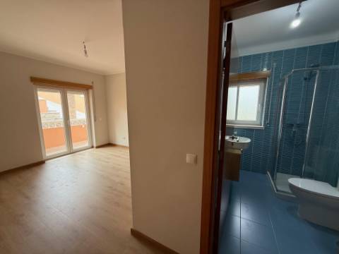 Moradia T3 com piscina e terreno - a 7 minutos de carro de Caldas da Rainha