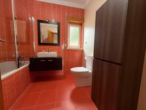 Moradia T3 com piscina e terreno - a 7 minutos de carro de Caldas da Rainha