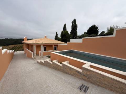 Moradia T3 com piscina e terreno - a 7 minutos de carro de Caldas da Rainha