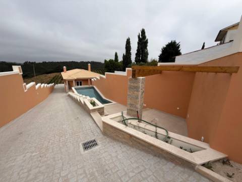 Moradia T3 com piscina e terreno - a 7 minutos de carro de Caldas da Rainha