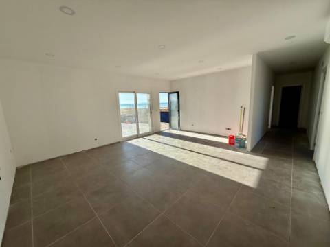 
Moradia V5 com garagem e piscina - entre as praias de São Martinho do Porto e Salgado