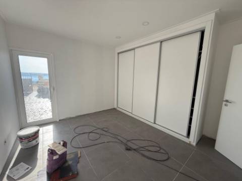 
Moradia V5 com garagem e piscina - entre as praias de São Martinho do Porto e Salgado