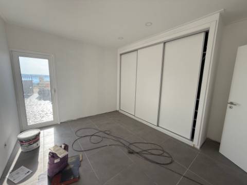 
Moradia V5 com garagem e piscina - entre as praias de São Martinho do Porto e Salgado