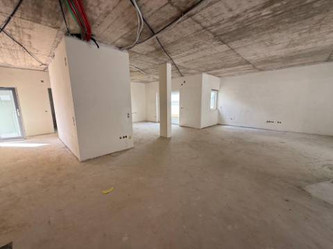 Moradia T4 individual com espaço de jardim - Rio Maior