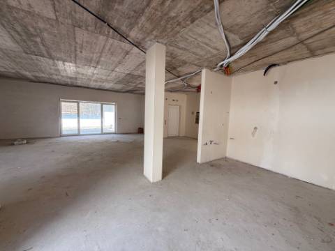 Moradia T4 individual com espaço de jardim - Rio Maior