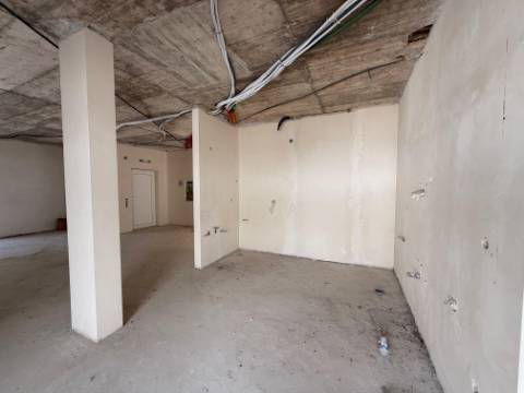 Moradia T4 individual com espaço de jardim - Rio Maior