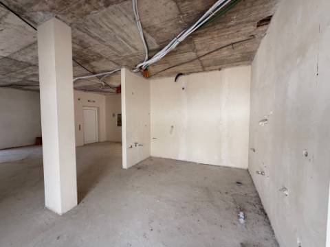 Moradia T4 individual com espaço de jardim - Rio Maior