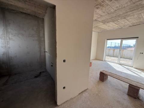 Moradia T4 individual com espaço de jardim - Rio Maior