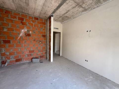 Moradia T4 individual com espaço de jardim - Rio Maior