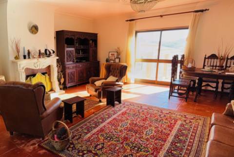 Moradia individual com anexos, piscina, armazéns e terreno - Landal