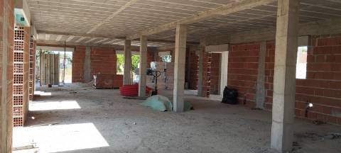 Moradia T3 - Térrea com piscina e jardim