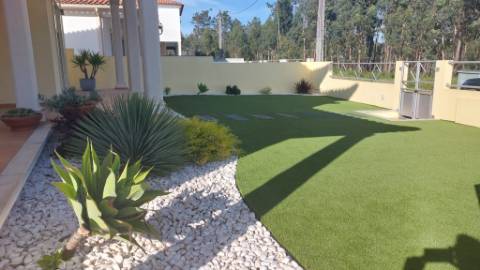 Excelente moradia individual T4 na zona calma da Ortigosa