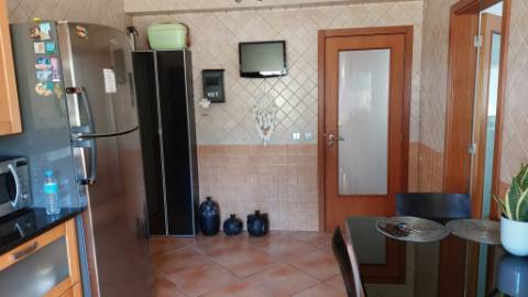 Excelente moradia individual T4 na zona calma da Ortigosa