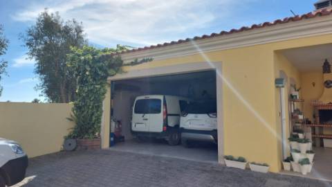 Excelente moradia individual T4 na zona calma da Ortigosa