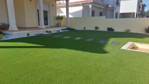 Excelente moradia individual T4 na zona calma da Ortigosa