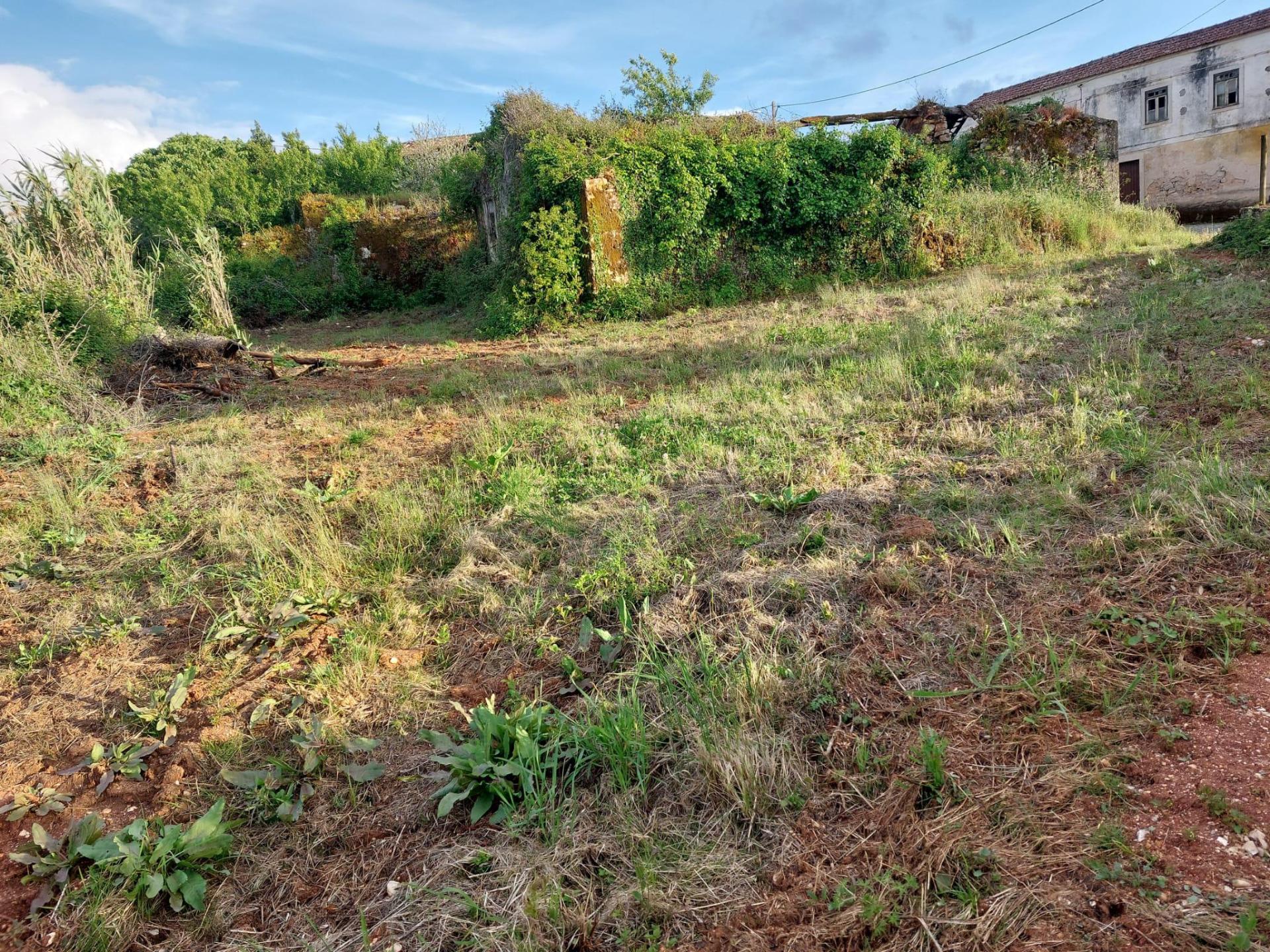 Terreno com ruína - local sossegado e vistas fantásticas