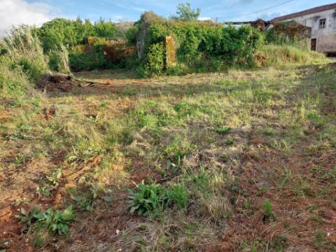 Terreno com ruína - local sossegado e vistas fantásticas