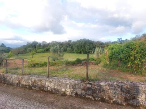 Terreno com ruína - local sossegado e vistas fantásticas