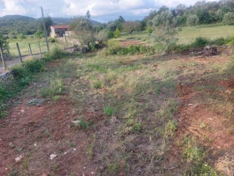 Terreno com ruína - local sossegado e vistas fantásticas