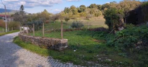 Terreno com ruína - local sossegado e vistas fantásticas