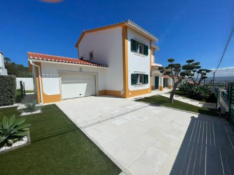 Moradia T4 com garagem e jardim - Salir do Porto, Costa da Prata