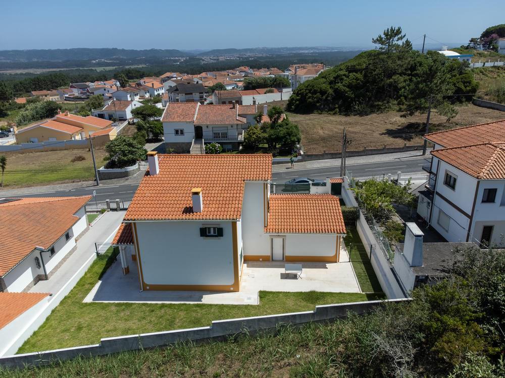 Moradia T4 com garagem e jardim - Salir do Porto, Costa da Prata