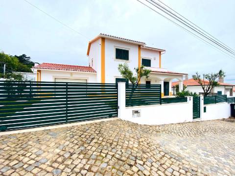 Moradia T4 com garagem e jardim - Salir do Porto, Costa da Prata