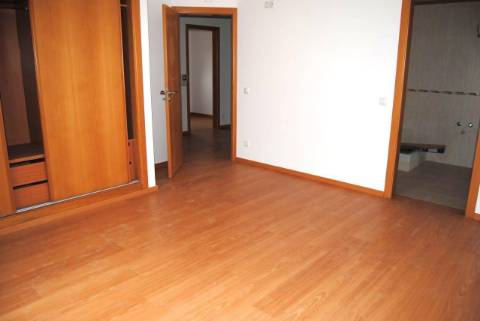 Moradia T4 com garagem e jardim - Salir do Porto, Costa da Prata