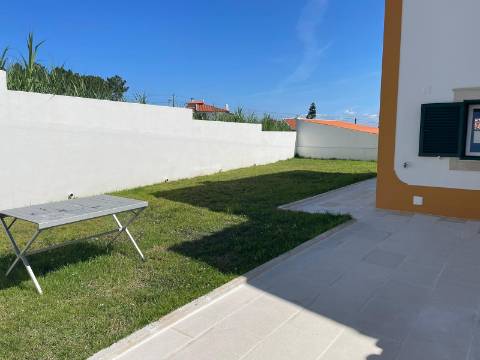 Moradia T4 com garagem e jardim - Salir do Porto, Costa da Prata