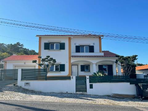 Moradia T4 com garagem e jardim - Salir do Porto, Costa da Prata