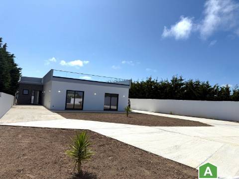 Moradia nova T3 com terreno junto do mar - Serra do Bouro, Caldas da Rainha