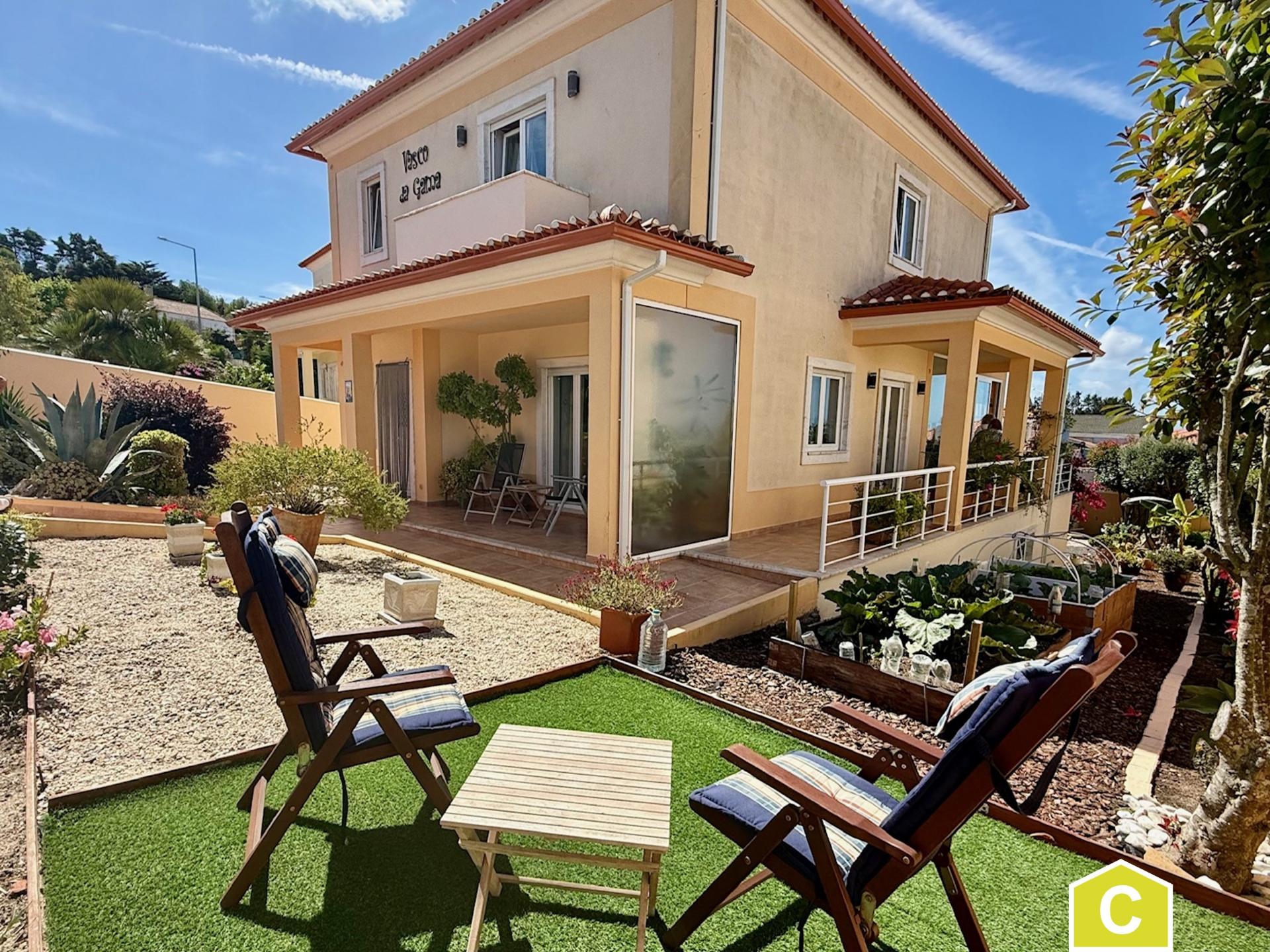 Moradia T3+1 com garagem, anexo e jardim a 3,5 kms de Óbidos - Costa da Prata