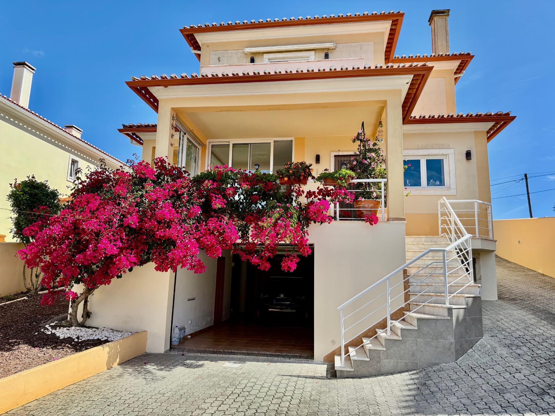 Moradia T3+1 com garagem, anexo e jardim a 3,5 kms de Óbidos - Costa da Prata