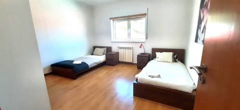 MORADIA TERREA DE 3 QUARTOS COM PISCINA PERTO DE CALDAS DA RAINHA