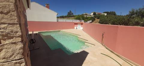 MORADIA TERREA DE 3 QUARTOS COM PISCINA PERTO DE CALDAS DA RAINHA