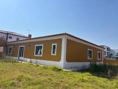 MOADIA INDEPENDENTE NUMA ZONA RESIDENCIAL CALMA PERTO DE CADAVAL