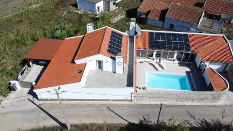 Moradia T3 com Piscina e Vista Panorâmica sobre a Serra do Bouro