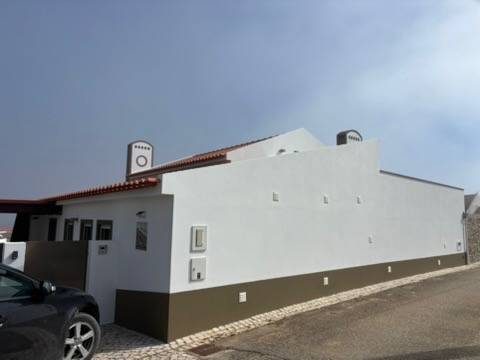 Moradia T3 com Piscina e Vista Panorâmica sobre a Serra do Bouro