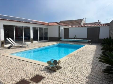 Moradia T3 com Piscina e Vista Panorâmica sobre a Serra do Bouro