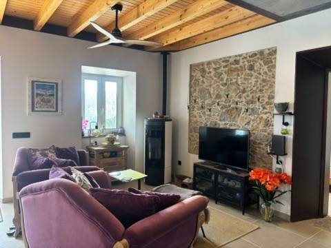 Moradia T3 com Piscina e Vista Panorâmica sobre a Serra do Bouro