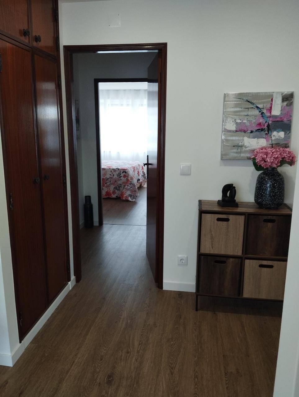 EXCELENTE APARTAMENTO T2 PARA ARRENDAR - BATALHA