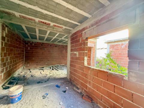 Moradia para reconstruir - centro da cidade de Caldas da Rainha