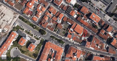 Moradia para reconstruir - centro da cidade de Caldas da Rainha